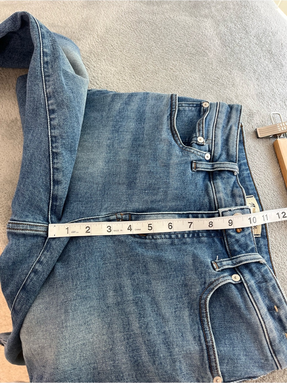 Madewell Curvy Kick Out Crop Jean in Oneida Wash size 28 - Picture 7 of 10